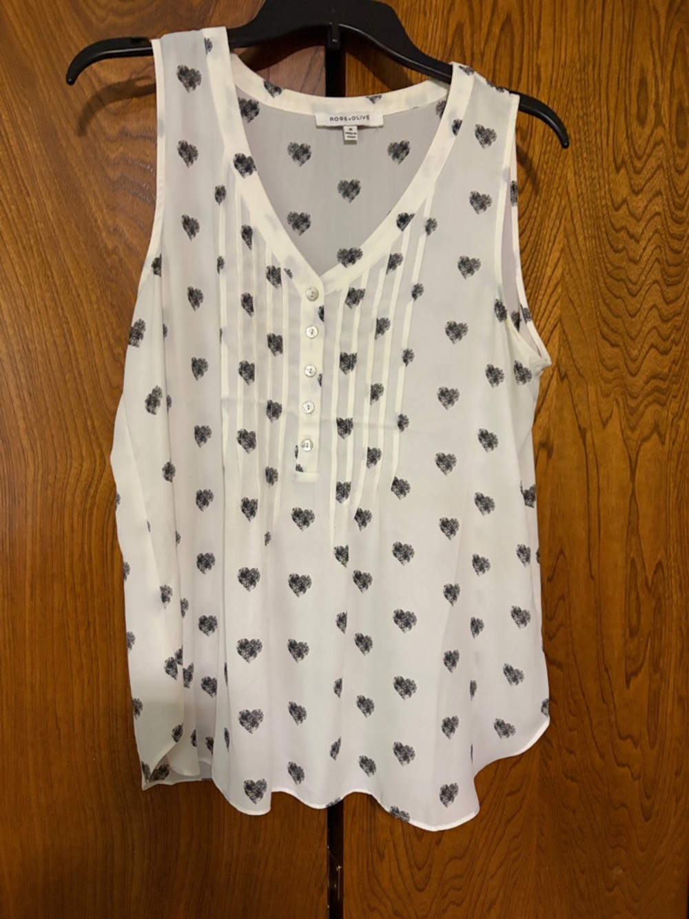 Rose & Olive White Sleeveless Heart-Print Camisole